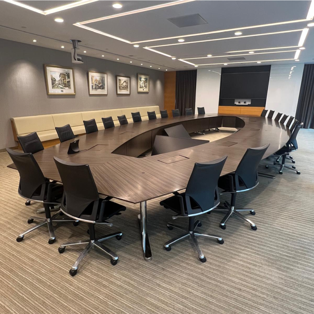 Spacious White Conference Table (W600 x L140 x H75cm) for Boardrooms